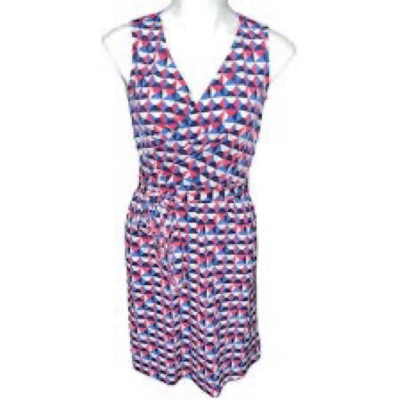Size 8 wrap dress with geometric pattern, gently worn but in great condition - Picture 2 of 5